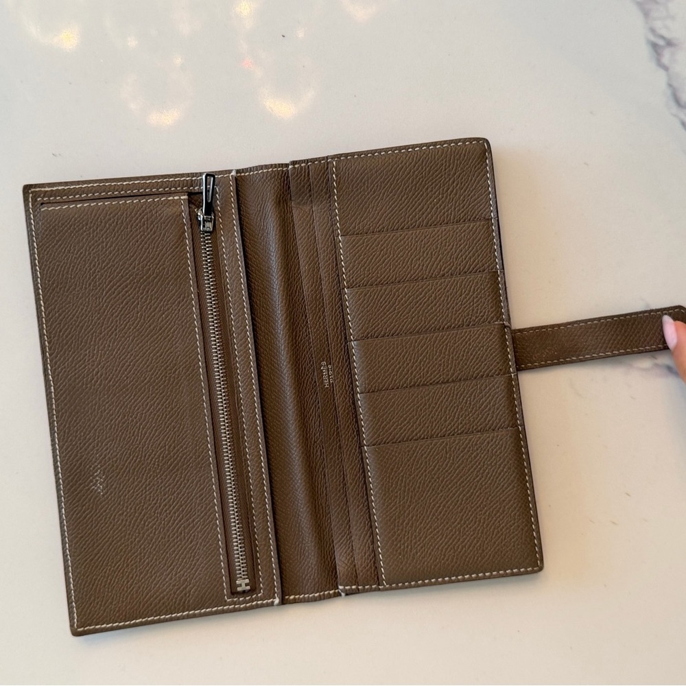 Authentic Hermes Bearn wallet in Etoupe palladium hardware - Picture 5 of 7
